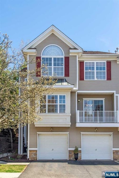 102 Lakeview Ct, Pompton Lakes, NJ, 07442-1467 | Card Image