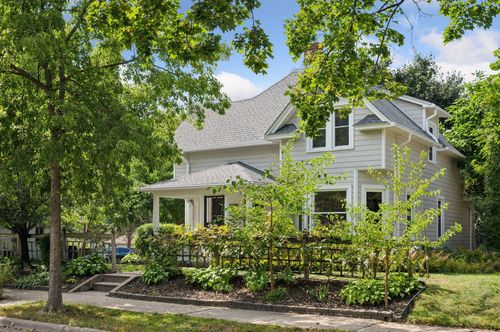 102 16th Ave N, Hopkins, MN, 55343-7337 | Card Image
