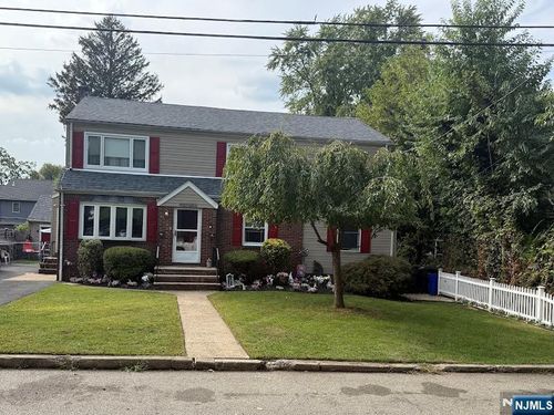 98 John Pl, Bergenfield, NJ, 07621-3326 | Card Image