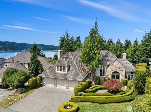 19524 Se 24th Pl, Sammamish, WA, 98075-7492 | Card Image
