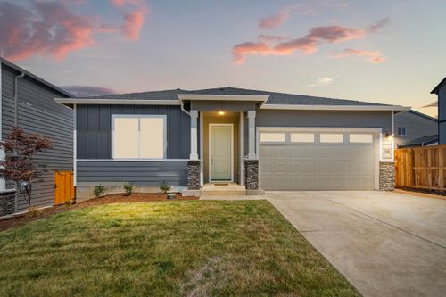 32-109 Valemont Dr, Eagle Point, OR, 97524 | Card Image