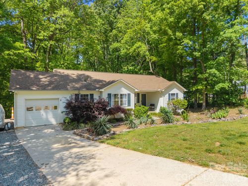 125 Mills Forest Ln, Mooresville, NC, 28117-8429 | Card Image