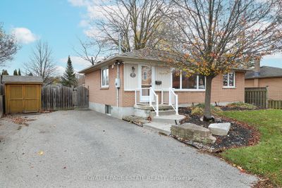 207 Lee Ave, House other with 3 bedrooms, 2 bathrooms and 4 parking in Whitby ON | Image 3