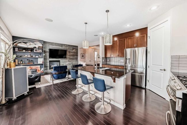 3 Aspen Summit View Sw, Home with 3 bedrooms, 2 bathrooms and 4 parking in Calgary AB | Image 11