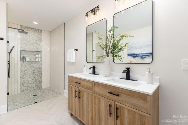 Primary Bath | Image 21