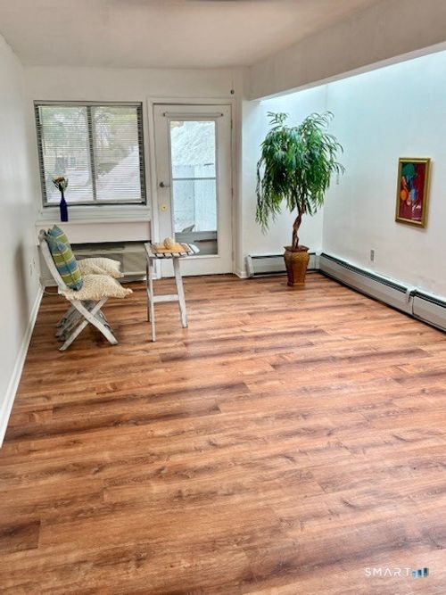 unit-201-175 Mill Pond Rd, Hamden, CT, 06514-1717 | Card Image