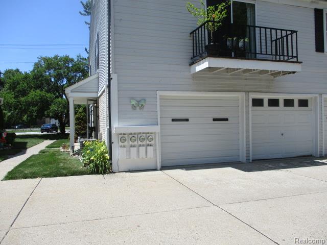 Residential in Harrison Charter Township 3