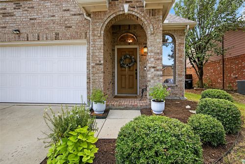 12116 Walden Wood Dr, Fort Worth, TX, 76244-5572 | Card Image