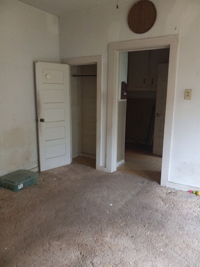 108 W Stroud St, House other with 3 bedrooms, 2 bathrooms and null parking in Frost TX | Image 12