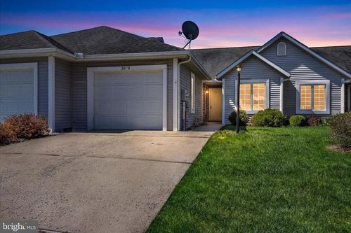 3819 Farmstead Dr, FAYETTEVILLE, PA, 17222-9264 | Card Image