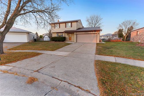 37643 Douglas Ct, Sterling Heights, MI, 48310-3589 | Card Image