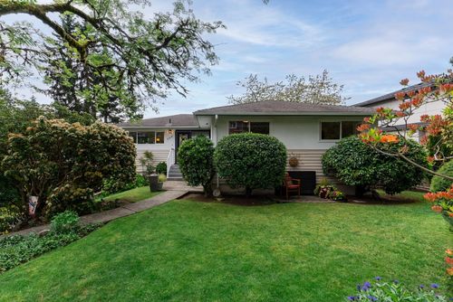 509 Granada Cres, North Vancouver, BC, V7N3A7 | Card Image