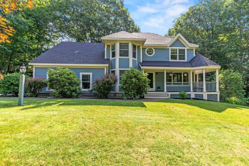 68 Graystone Ln, Portland, ME, 04103-6204 | Card Image