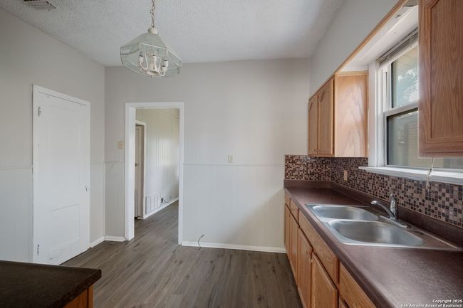 310 Mary St, House other with 3 bedrooms, 2 bathrooms and null parking in San Antonio TX | Image 7