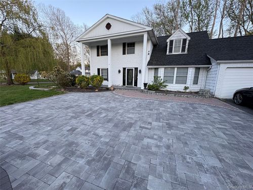 30 Dumond Pl, Coram, NY, 11727-3510 | Card Image