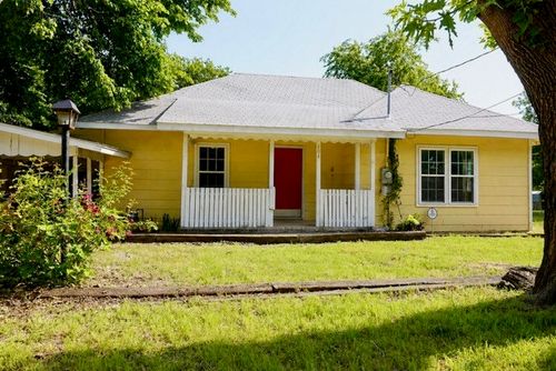 404 W Elm St, Alvord, TX, 76225-5317 | Card Image