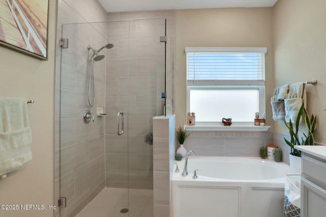 3922 Cloverdale Ct, House other with 3 bedrooms, 2 bathrooms and null parking in MIDDLEBURG FL | Image 25