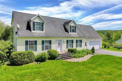 9 Apple Blossom Ln, Ithaca, NY, 14850-8648 | Card Image