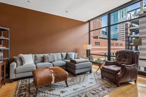 430-201 S 11th St, Minneapolis, MN, 55403-2544 | Card Image