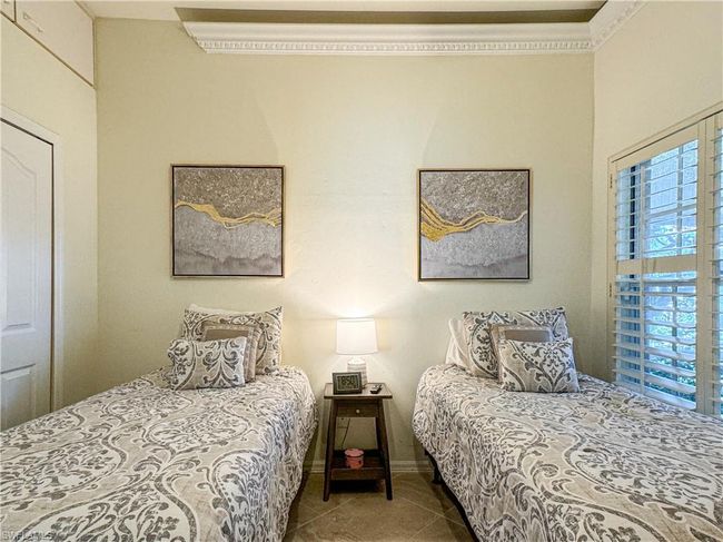 View of tiled bedroom | Image 19