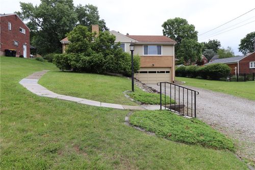 277 Oaklyn Rd, Bethel Park, PA, 15102-1244 | Card Image
