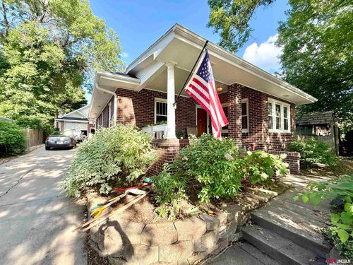 1952 S 53rd St, Lincoln, NE, 68506-2101 | Card Image