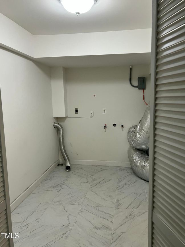 Laundry | Image 25