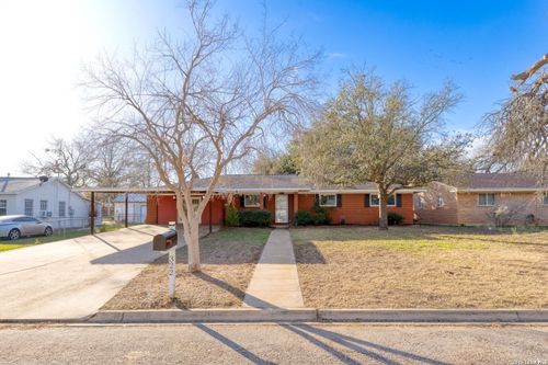 322 Lantana Ln, Pleasanton, TX, 78064-3975 | Card Image