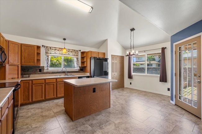 Kitchen Facing Back Nook | Image 21