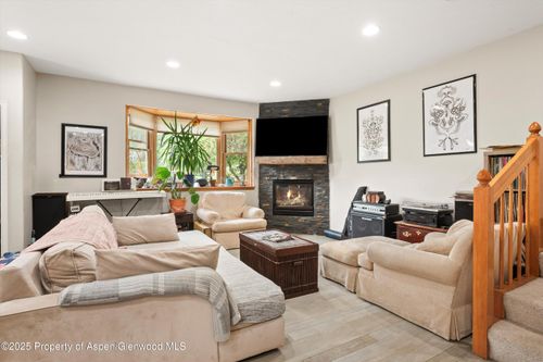 287 Southside Dr, Basalt, CO, 81621-9158 | Card Image