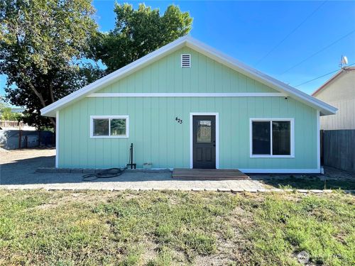 423 3rd Ave W, Omak, WA, 98841 | Card Image