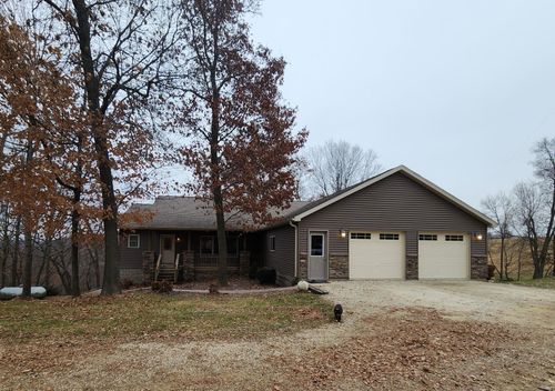 866 Cooks Rd, Waukon, IA, 52172-7576 | Card Image