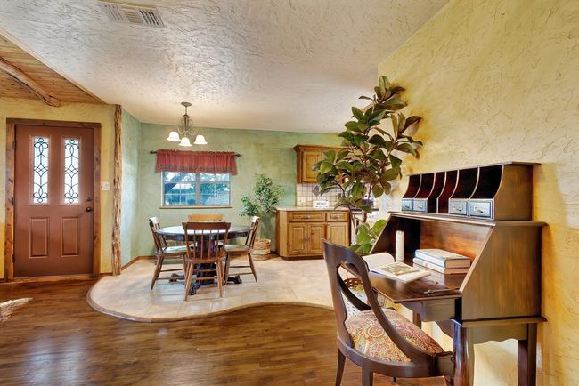 805 Wheeler St, Home with 2 bedrooms, 1 bathrooms and 2 parking in Mason TX | Image 19