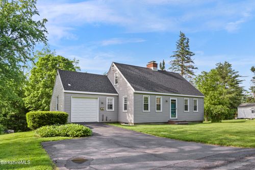 46 Woodlawn Ave, North Adams, MA, 01247 | Card Image