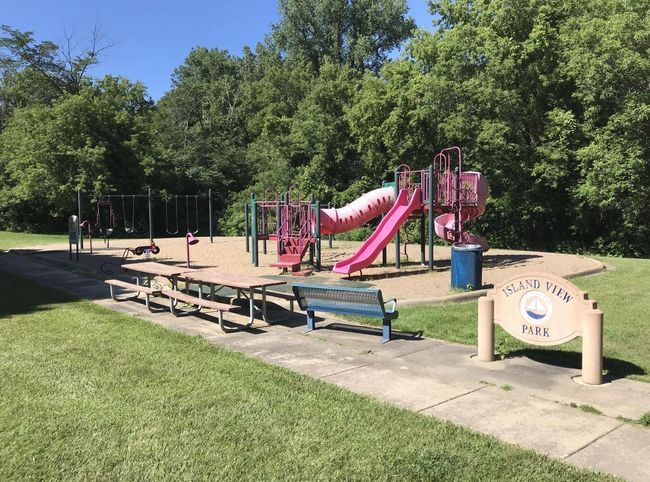 Island View Park is just one of 55 parks located in Prior Lake. Only 3 miles from Springview Meadows. | Image 61