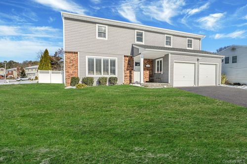 49 Gainsborough Rd, Holbrook, NY, 11741-2808 | Card Image