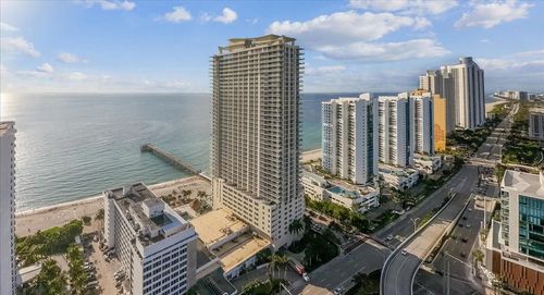 apt-2009-16699 Collins Ave, Sunny Isles Beach, FL, 33160-5417 | Card Image