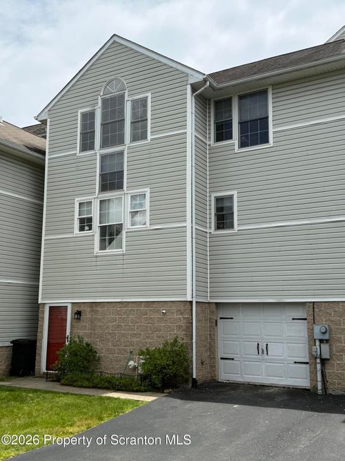22 Allenberry Dr, Hanover Twp, PA, 18706-1474 | Card Image