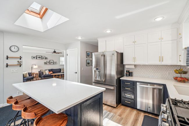 09_interior.jpg | Image 11