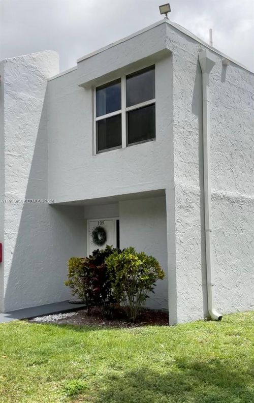 109-9421 Evergreen Pl, Davie, FL, 33324-4359 | Card Image