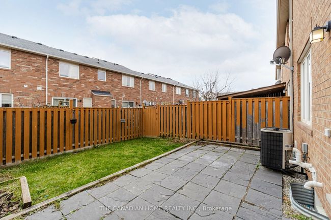 920 Mctrach Cres, House attached with 3 bedrooms, 3 bathrooms and 1 parking in Milton ON | Image 37