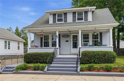 31 Cecile St, Lincoln, RI, 02865-3249 | Card Image