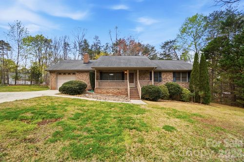 914 Spring Lake Dr, Iron Station, NC, 28080-8746 | Card Image