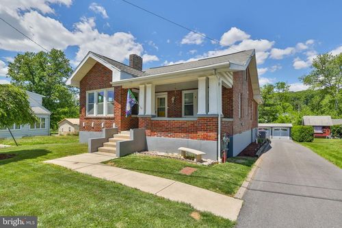 1635 E Emmaus Ave, ALLENTOWN, PA, 18103-8308 | Card Image