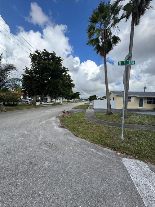 640 N 71st Ter, Hollywood, FL, 33024-7341 | Card Image