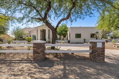 9767 E Larkspur Drive, House other with 5 bedrooms, 5 bathrooms and null parking in Scottsdale AZ | Image 3