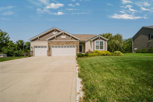 424 Rolling Acre Dr, Lithopolis, OH, 43136-9760 | Card Image