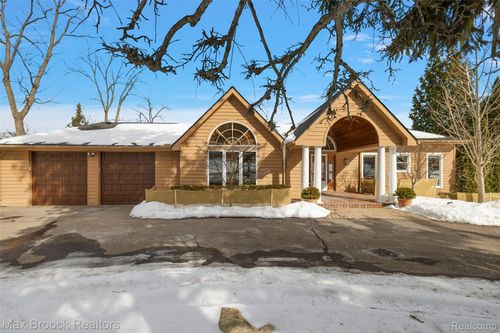 2797 Orchard Pl, Orchard Lake, MI, 48324-2350 | Card Image