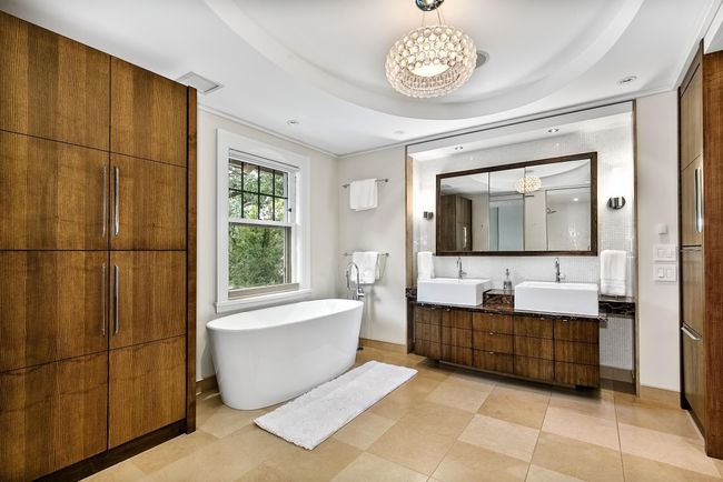 2119 E Lake Of The Isles Pkwy, House other with 4 bedrooms, 5 bathrooms and null parking in Minneapolis MN | Image 21