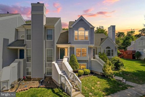 6182 Stonepath Cir, CENTREVILLE, VA, 20120-3423 | Card Image
